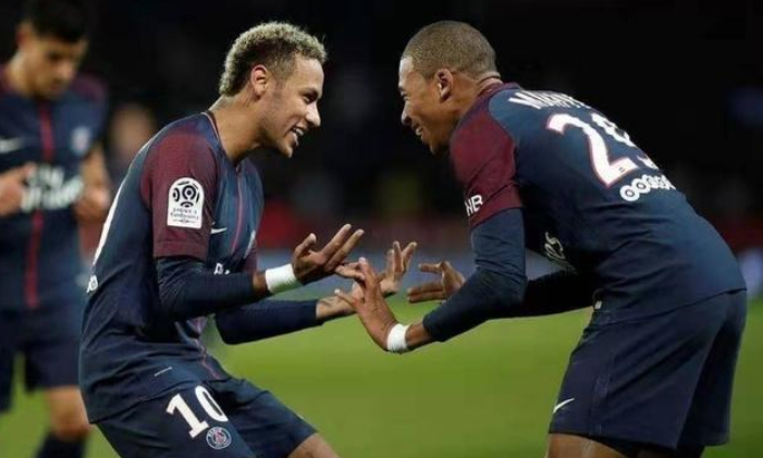  多特连续失球暴露防线重大隐患  