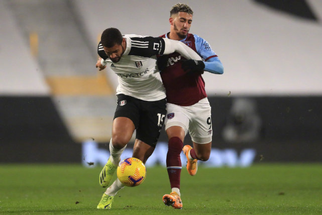  阿森纳遭遇布莱顿阻击，三笘薫梅开二度  